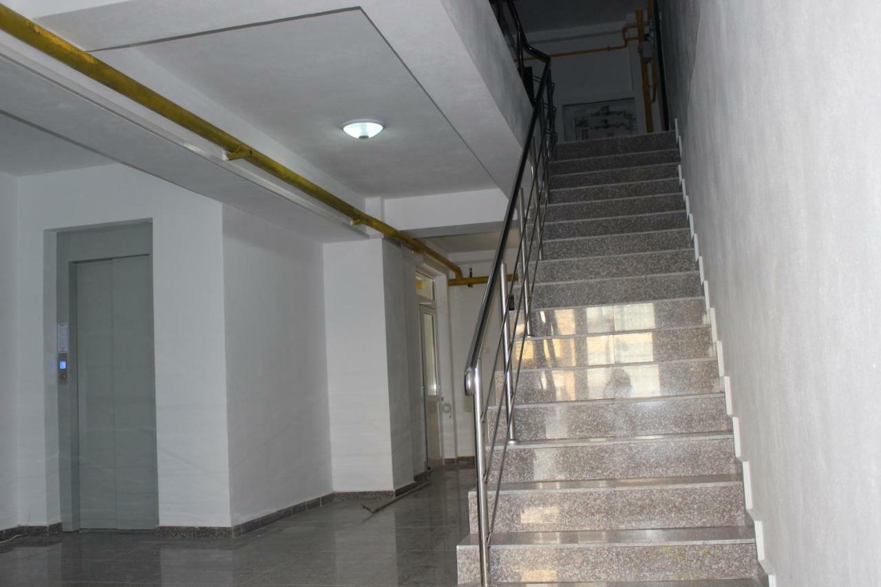 Still Apartament Craiova Exteriör bild